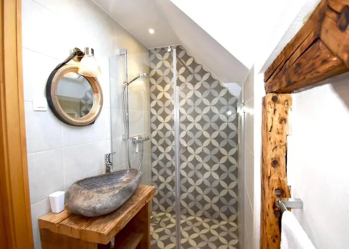 Escape To House 別荘 ボーヒニ